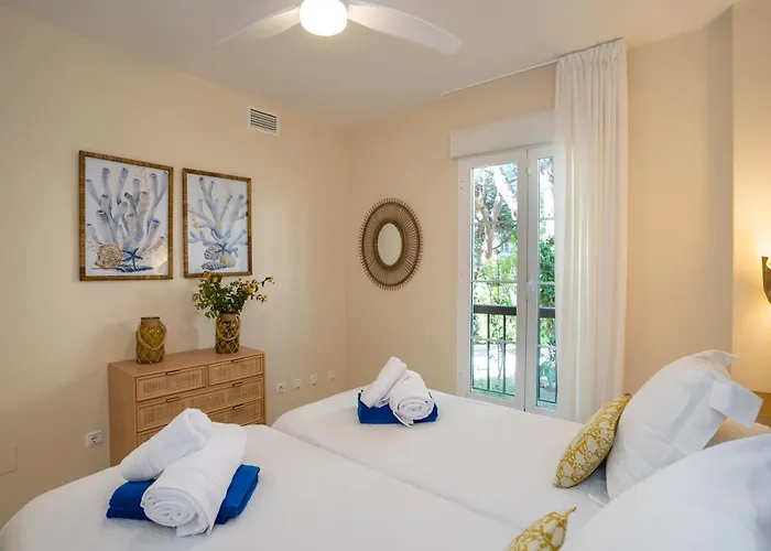 Limones De Genova ,150 M Playa Elviria Daire Marbella