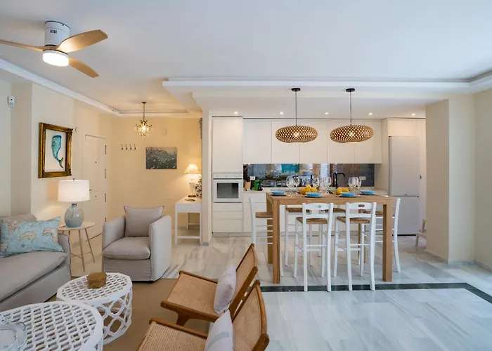 Limones De Genova ,150 M Playa Elviria Daire *